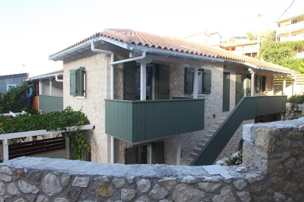 Wild Sea Apartments อาโยส นิกีตัส ภายนอก รูปภาพ