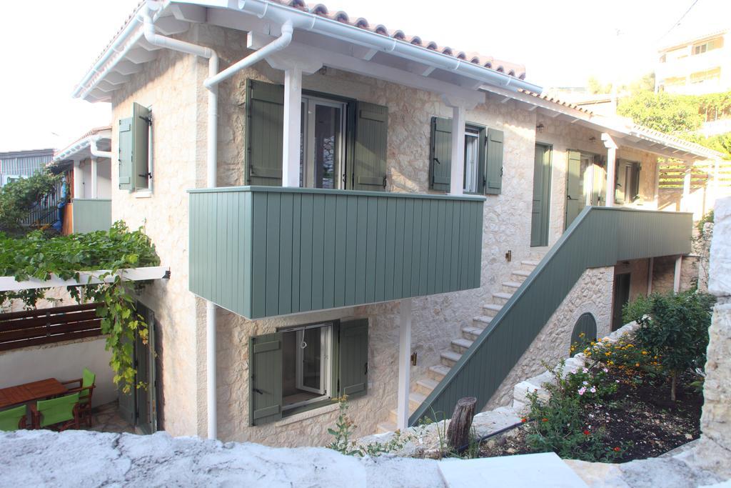 Wild Sea Apartments อาโยส นิกีตัส ภายนอก รูปภาพ